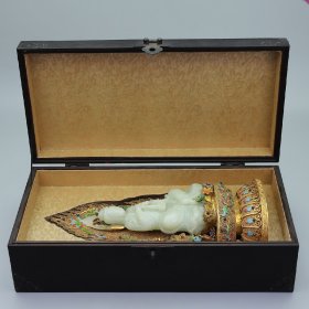 纯银掐丝镶嵌和田玉观音像一尊