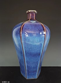 下乡收到，大清乾隆年製，窑变釉六棱梅瓶，保存完整，珍藏的佳品。