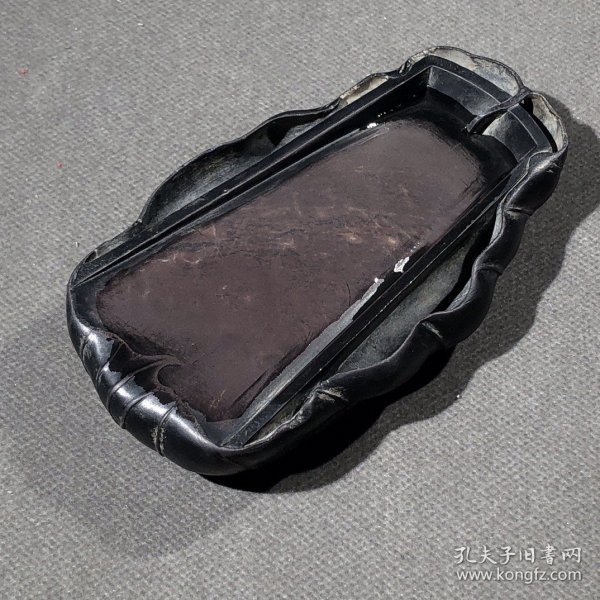 .端砚，随形，雕刻树叶。