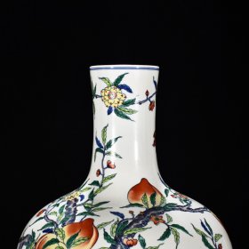 旧藏 清雍正斗彩五福捧寿福寿纹天球瓶 高52.5厘米 宽33厘米