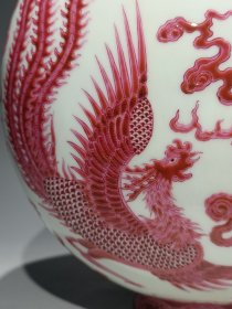 清乾隆款宝石红龙凤呈祥双耳抱月瓶