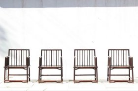 老料新作！玫瑰椅 整体做工简单。 古朴典雅 ，制式文雅大气，木质 榉木，尺寸 总高 83宽 61厚51 可置 会馆 茶社 雅室……。