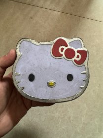 Hello Kitty老铁皮盒子一个拆迁农村收来的（放T箱中）

品相如图，所见所得，薄利多销，互惠互利