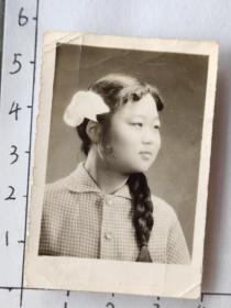 1958年又长又粗(手腕粗)的辫子美女庆云照片(50-60年代杨永仙相册，杨永仙50年代就读于昆明师专附小，50年代末60年代初就读于昆明十中)