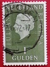 荷兰邮票 1969-1976年 荧光纸 朱莉安娜女王 20-14 信销 （1909年4月30日-2004年3月20日）1948年至1980年期间的荷兰女王，经历了两次世界大战、美苏冷战等世界重大事件。发展经济，致力于王室“平民化”，解决社会不平等，使荷兰成为欧洲最富裕的国家之一，深受人民拥戴。1980年4月30日，朱丽安娜在71岁生日的时候宣布自动退位，让位给时年42岁的大女儿贝娅特丽克丝