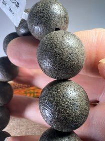 越南芽庄沉香礼盒装。直径1.8厘米，重48克。