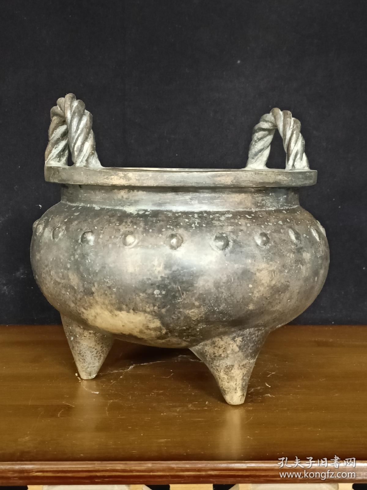 古董  古玩收藏  铜器   铜香炉  传世铜炉 回流铜香炉   纯铜香炉   长18厘米，宽18厘米，高18厘米，重量9斤