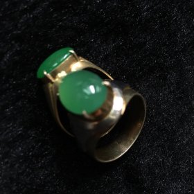 缅甸翡翠天然A货冰种阳绿全翠色铜镶戒指两件。共重10.4g。