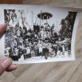 1959年南昌航校校友游晋祠留影