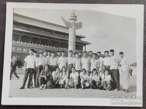北京老照片，五十年代，北京天安门，师生合影