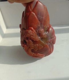 精品南红玛瑙雕件摆件，山水不老松，大块度，无裂非南红，追求完美的朋友慎拍。品相尺寸如图，所见即所得！ 感兴趣的话点“我想要”私聊吧！