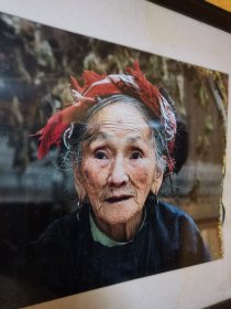 苗族90岁老妈妈彩色大幅展览照片