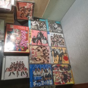 AKB48 音乐专辑 CD DVD 15盒 ,送两盒不知名的的，共17盒'其中有10盒未拆封。详情如图所示！（未拆封）