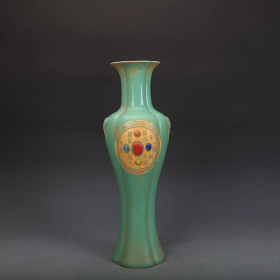 柴窑绿釉宝石花口瓶