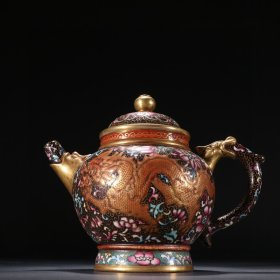 清康熙 紫砂珐琅彩龙凤呈祥茶壶。 规格：高15cm 长18.5cm