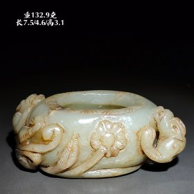 旧藏雕刻瑞兽呈祥和田玉笔洗。
