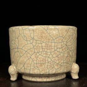 宋哥窑三足奁，高9直径12cm