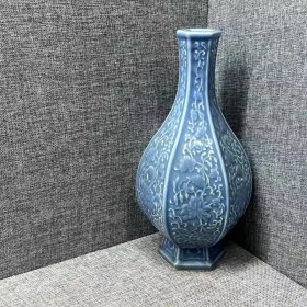 清中期蓝釉六方赏瓶