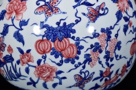 清乾隆年青花釉雕蝶恋花纹如意尊28*23m