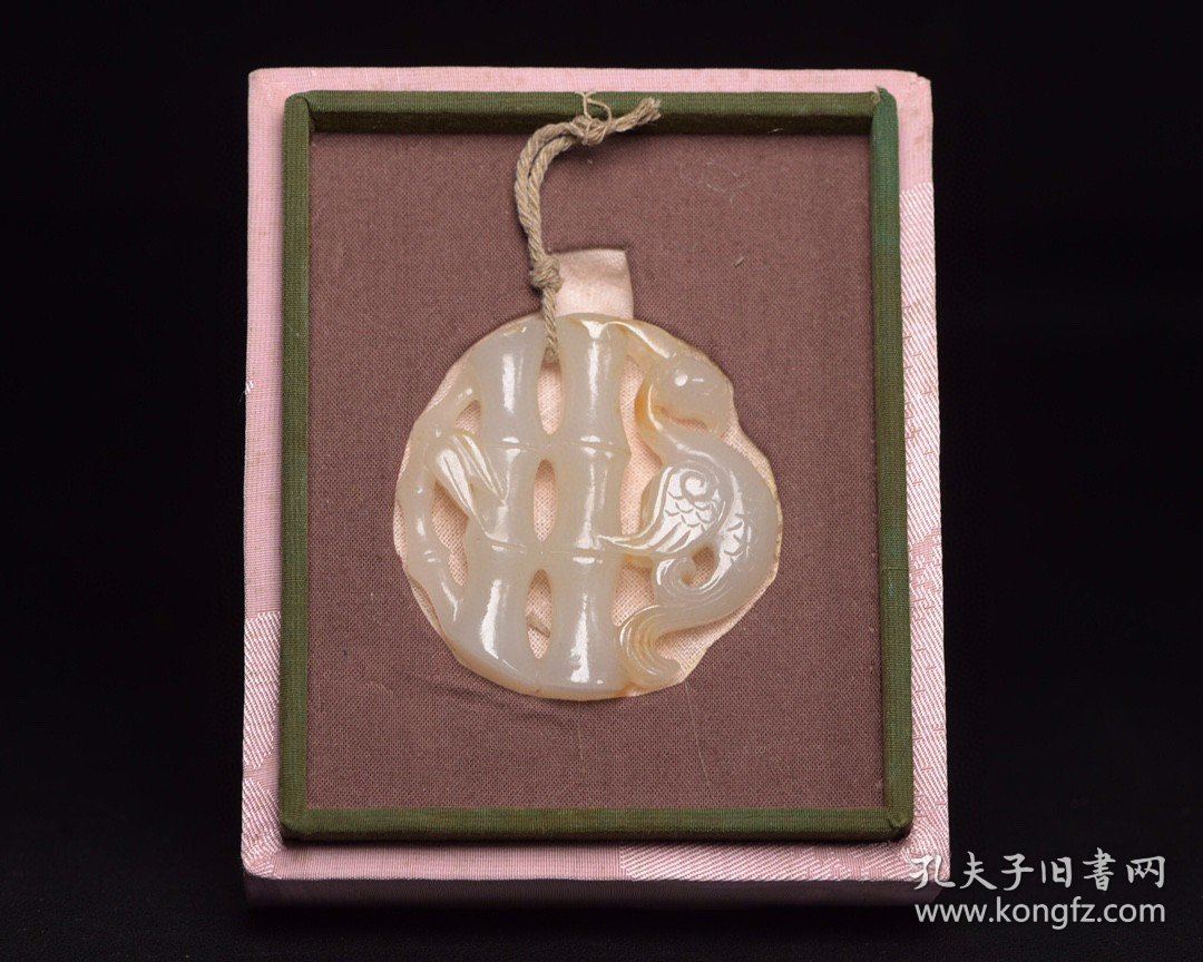 和田玉节节高升规格: 5.6×5.6×1.2厘米重 50克