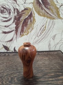 【茶事雅器0465】海南黄花梨 小梅瓶 可做小花瓶小香插小把件 案头雅物 高6.3厘米 肚直径3.2厘米 重17.7克