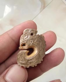 龙形骨挂件