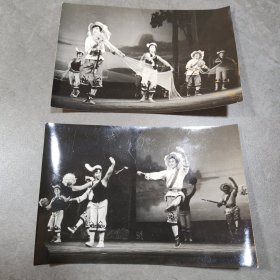 极少见1980年赫哲族参加全国少数民族舞蹈表演《叉草球》