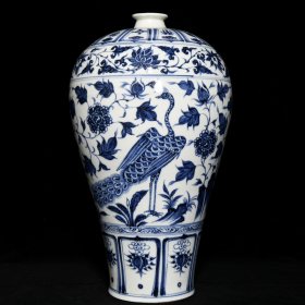 元青花孔雀花卉纹梅瓶，高41.5cm直径25cm，