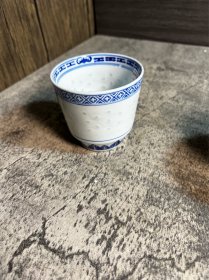 80年代左右，青花直口玲珑杯子一个2