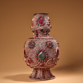 尼泊尔 西藏工艺纯手工花丝镶嵌宝石藏银花瓶 工艺精湛 器型款式精美 重720克 高22厘米 宽11厘米