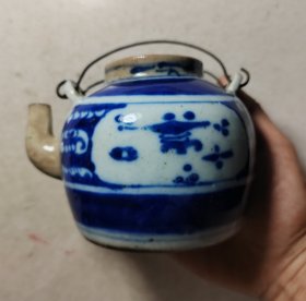 清代青花小茶壶，品相如图，看好再拍