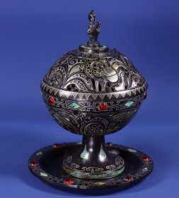 旧藏，老铜错金银镶嵌宝石凤鸟熏香炉，高14厘米，底座直径11厘米，重950克