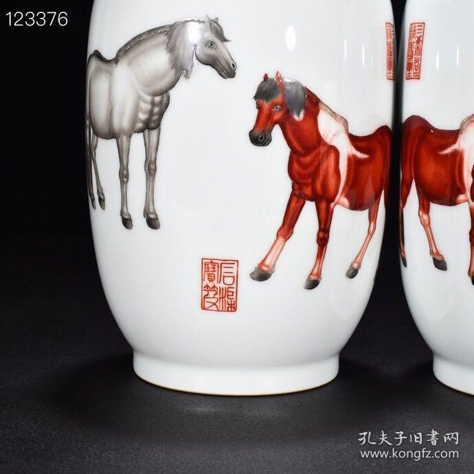 清乾隆郎世宁绘珐琅彩骏马灯笼瓶