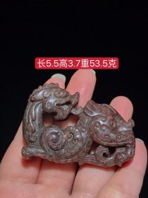 和田玉瑞兽摆件，玉质细腻，包浆厚重，沁色入骨，雕工精细，品相完美，细节如图