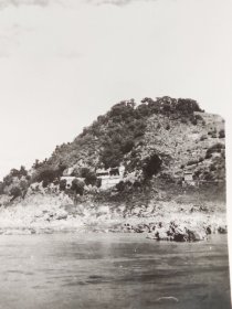 50年代长江三峡白帝城照片(三峡大坝修建后，白帝城一部分被淹)