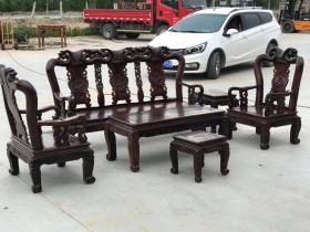 七八十年代上海土豪所用花梨木战国沙发六件套，精选上等花梨木制做而成，面板独板，立柱10厘米直径，品相一流，包浆醇厚，座感舒适，实属精品，包老保真y运费自理