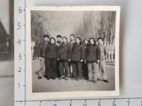 1964年科学院地球物理所第四届训练班一班压力组学员合影照片粗辫子美女(陈敬相册，陈敬就读于晋宁二中，运动员，后工作于地球所)