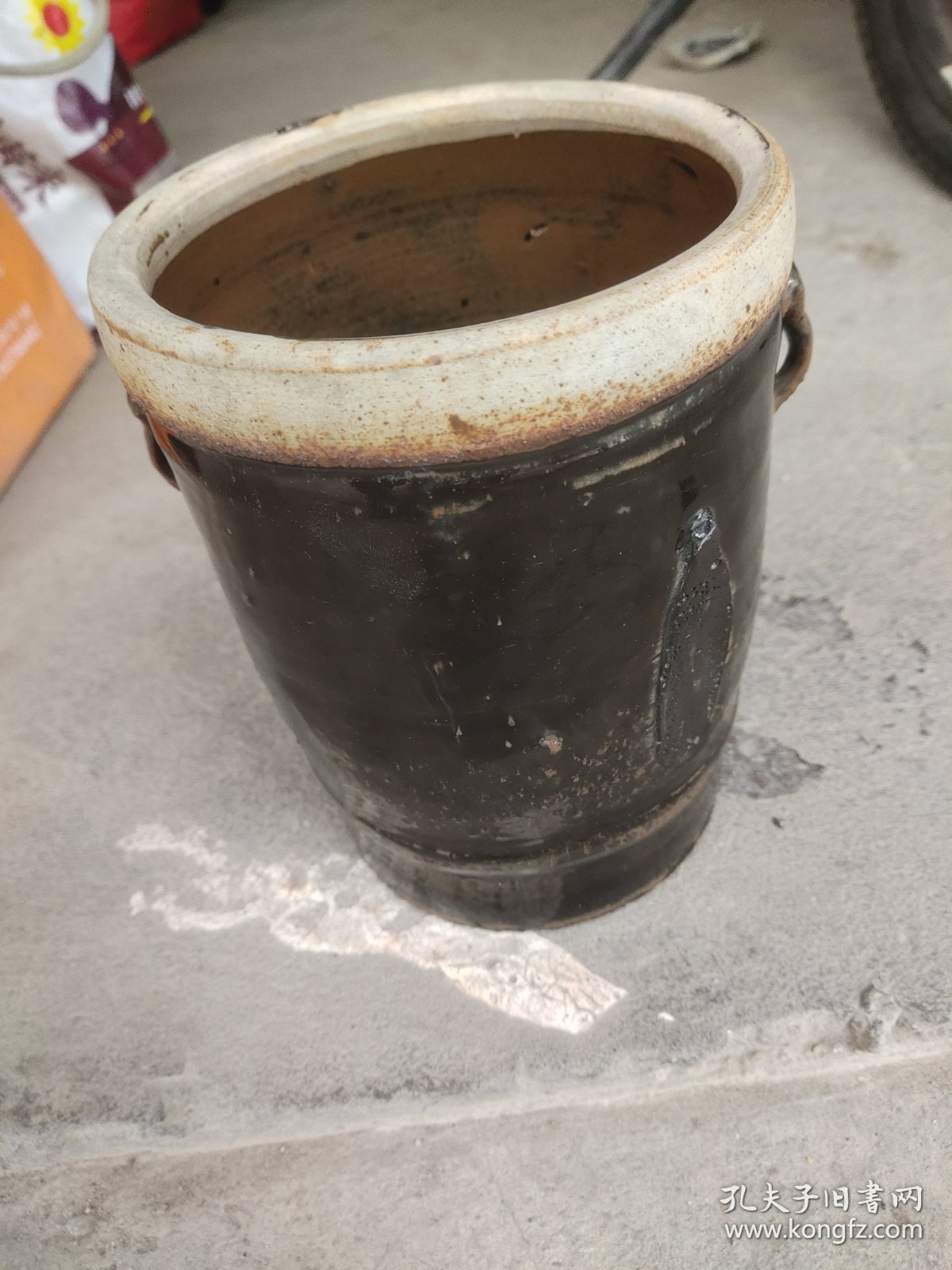 晚清民国双耳黑釉罐高19.3cm.