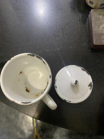 自卫还击 保卫边疆 胜利纪念 1979年中央慰问团赠 搪瓷杯搪瓷茶缸一对2个合售