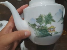 山水画茶壶