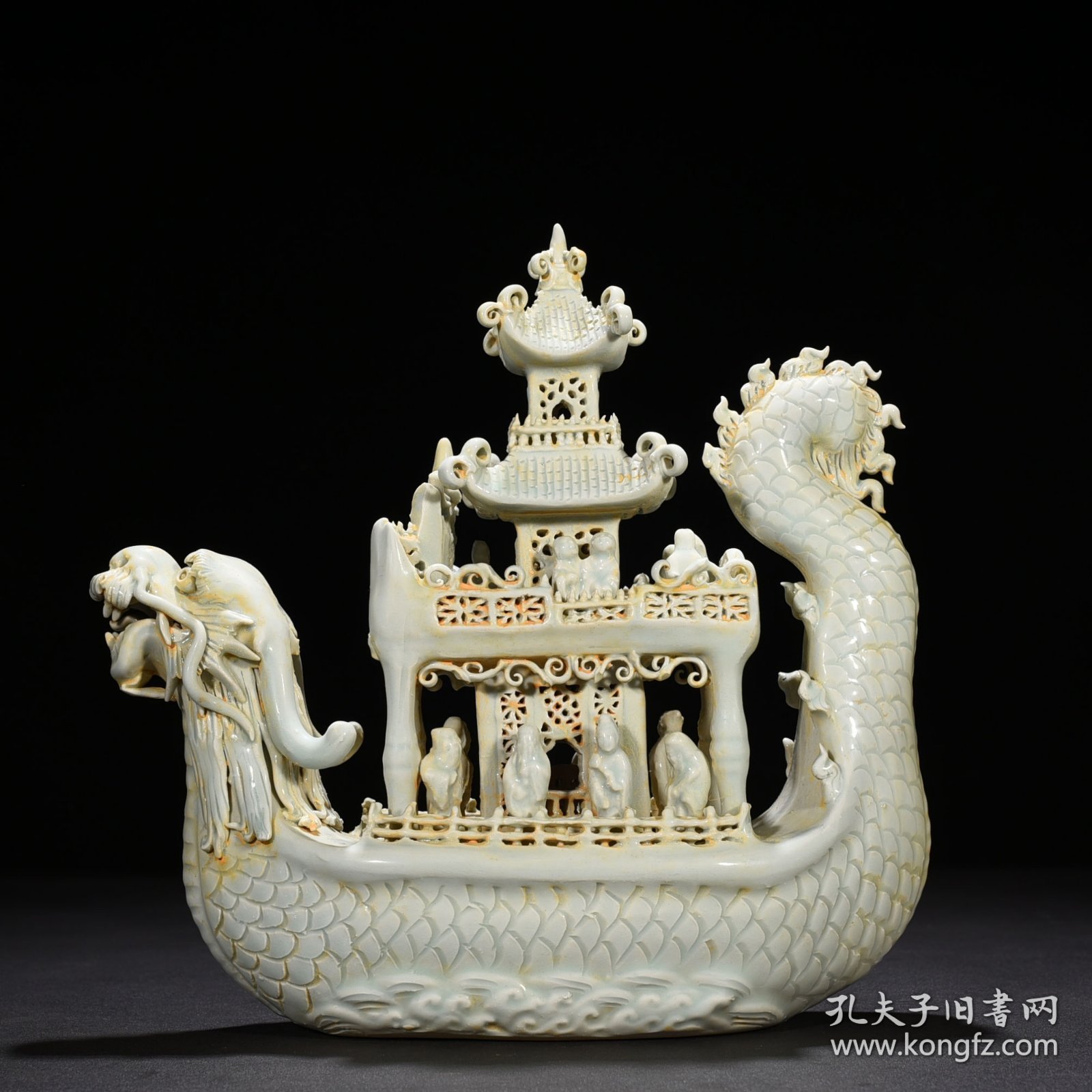 宋湖田窑影青釉八仙人物纹龙船 26*26厘米