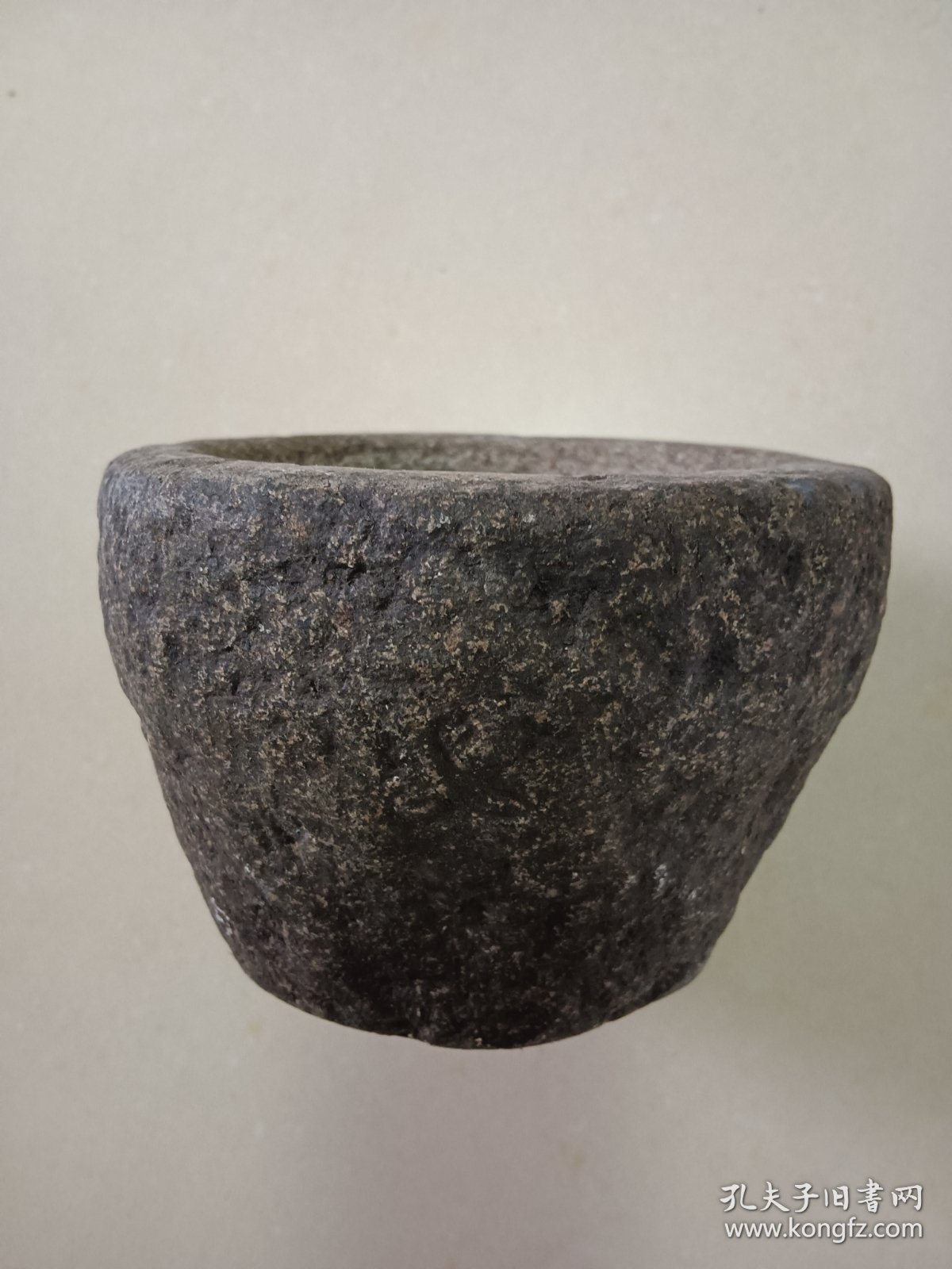 老青石臼 高10外径45内径10.5 内槽深8 没有锤子