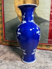 80年代左右，26厘米青花冰梅凤尾瓶一只y