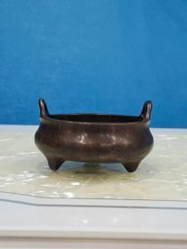 古玩收藏  古董  铜器  铜香炉  精品铜炉
​尺寸  长宽高:8/8/4.5厘米   重量:0.6斤