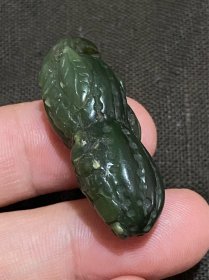 晚清新疆碧玉花生挂件