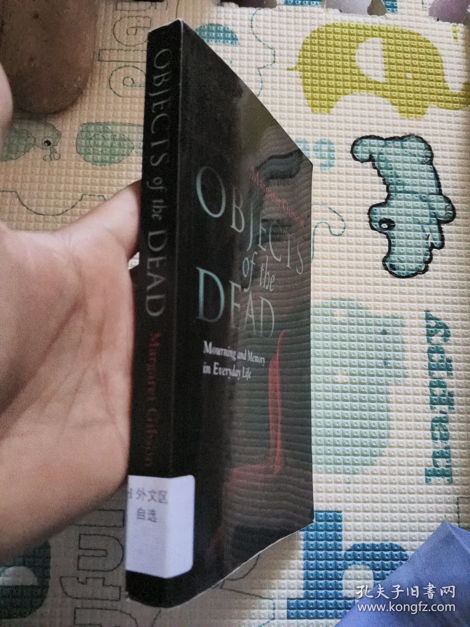 objects of the dead