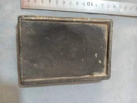 清代文房书画砚台有锯钉，13*9*1.8厘米