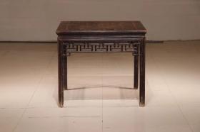 清代，老榆木装芯板柏木方台八仙桌，可做茶桌。长94，宽93，高83