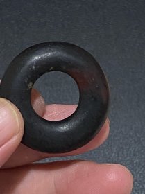 高古老玉玉环袈裟环，皮壳包浆自然，越盘越漂亮。