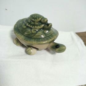 瓷乌龟一个 漂亮 小瓷器